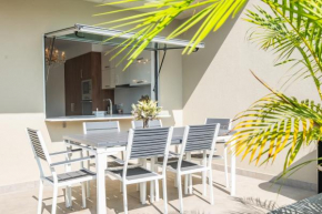 Diogo House - By Wehost